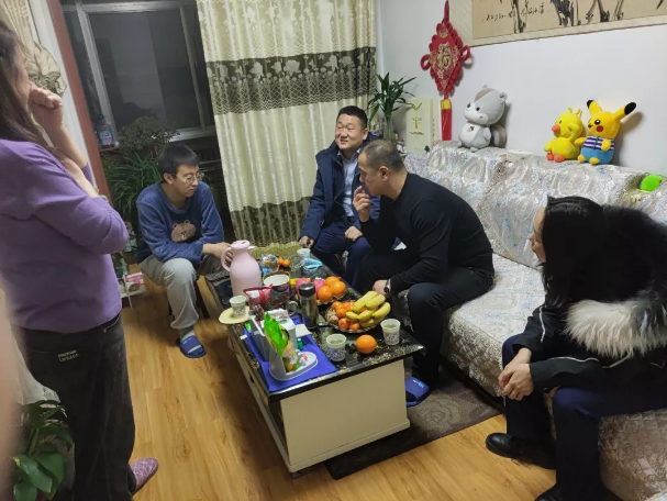 关爱员工冷暖 传递组织温情——开云官方站网页版-开云online(中国)
组织开展员工家访活动(图2)