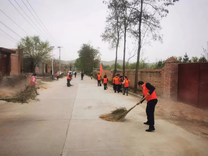 开云官方站网页版-开云online(中国)
赴包抓共建村社开展卫生清扫志愿服务活动(图2) 开云官方站网页版-开云online(中国)
赴包抓共建村社开展卫生清扫志愿服务活动(图2)