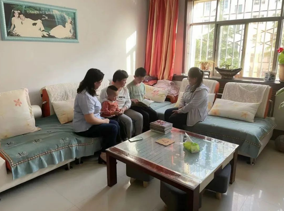 开云官方站网页版-开云online(中国)
开展女职工未成年子女关爱活动(图2) 开云官方站网页版-开云online(中国)
开展女职工未成年子女关爱活动(图2)