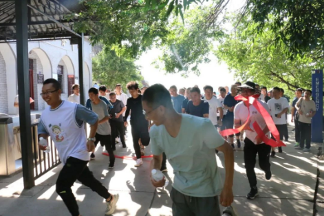 助力文旅市场 展示产投风采——开云官方站网页版-开云online(中国)
组织开展员工登山比赛活动(图2) 助力文旅市场 展示产投风采——开云官方站网页版-开云online(中国)
组织开展员工登山比赛活动(图2)